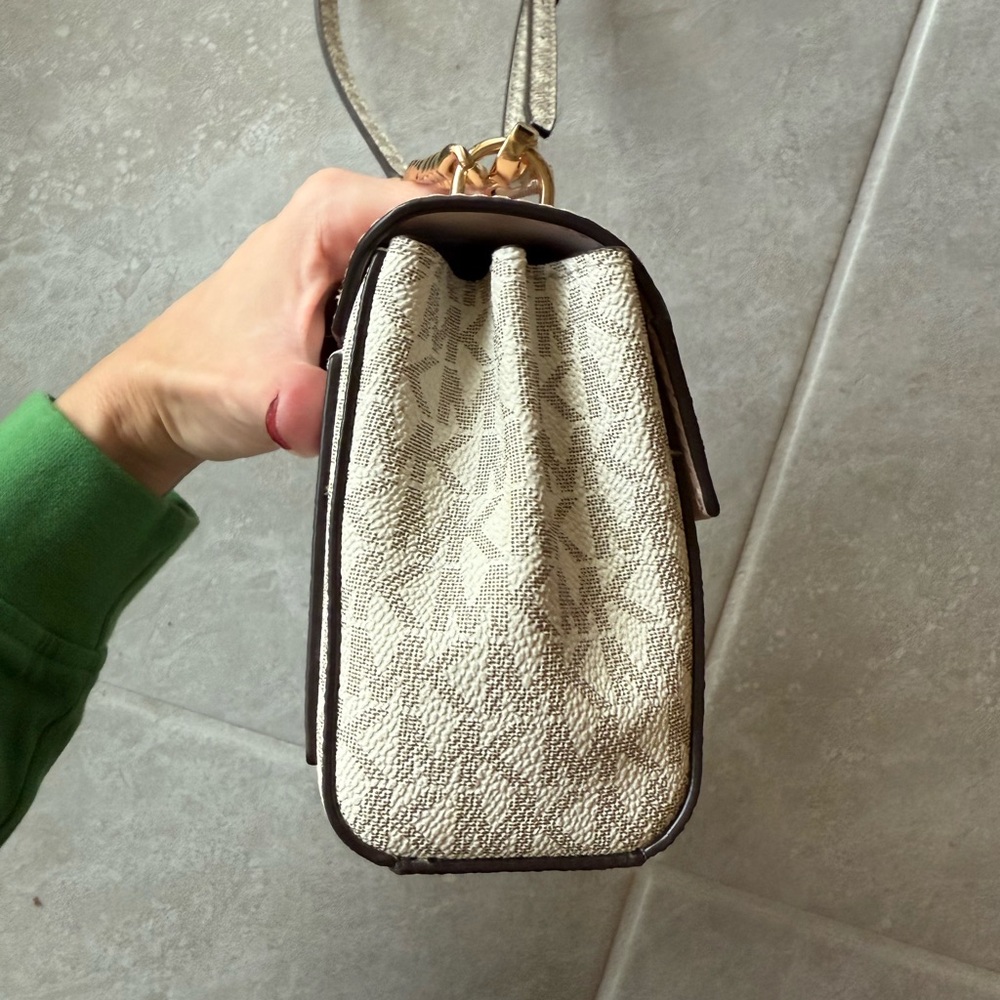 Michael Kors crossbody - Picture 8 of 9